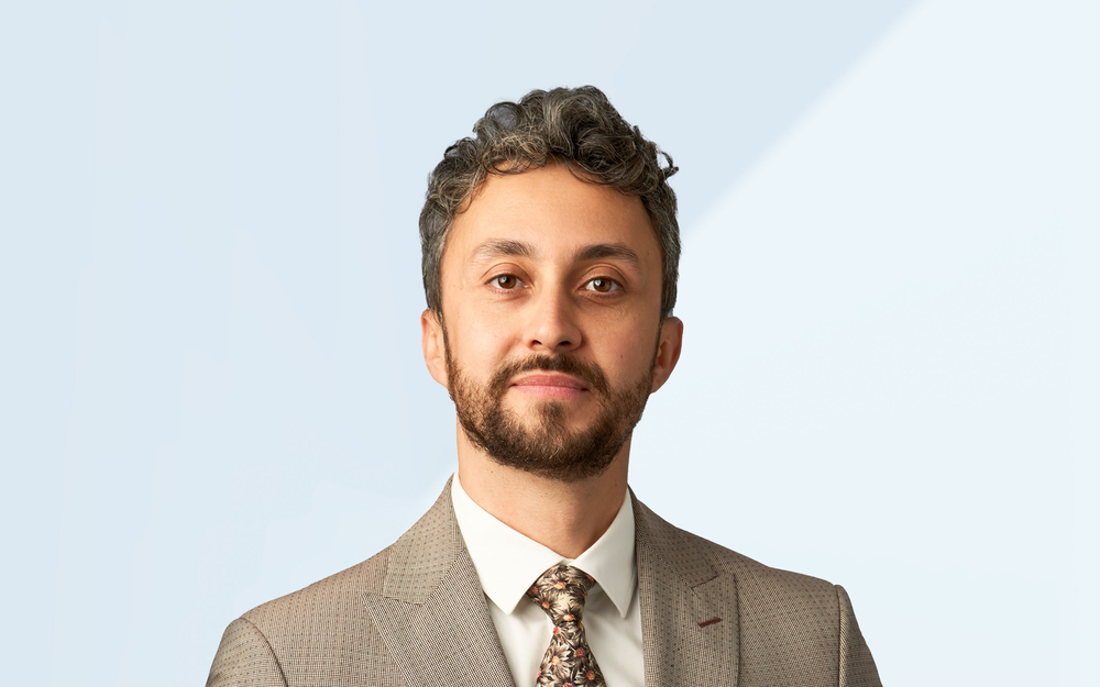 Saka_Onur_exp.jpg