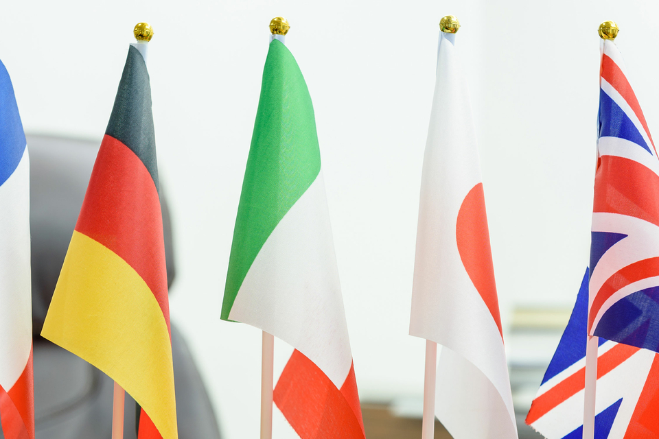 G7 flags