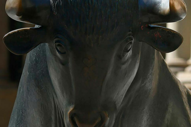 bull statue