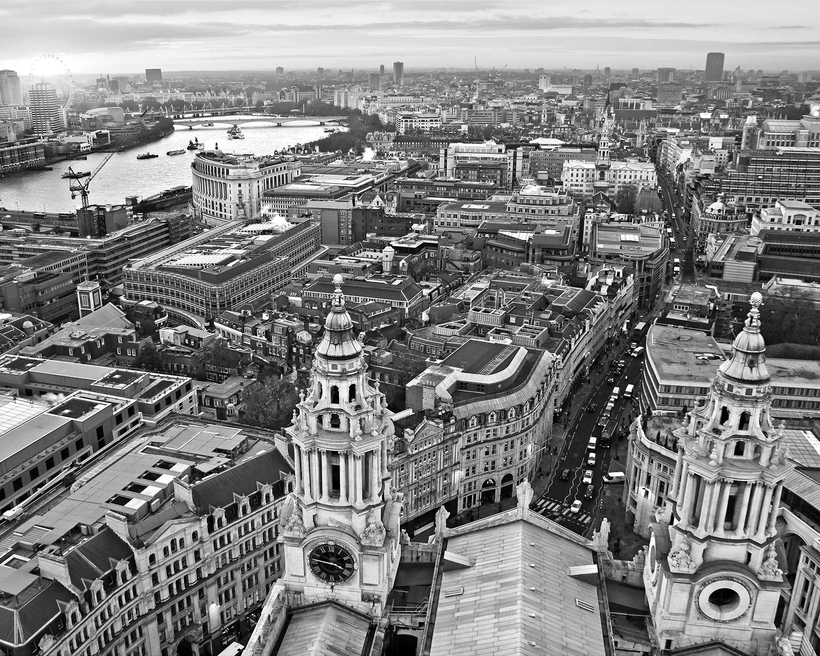 Black & white photo of London