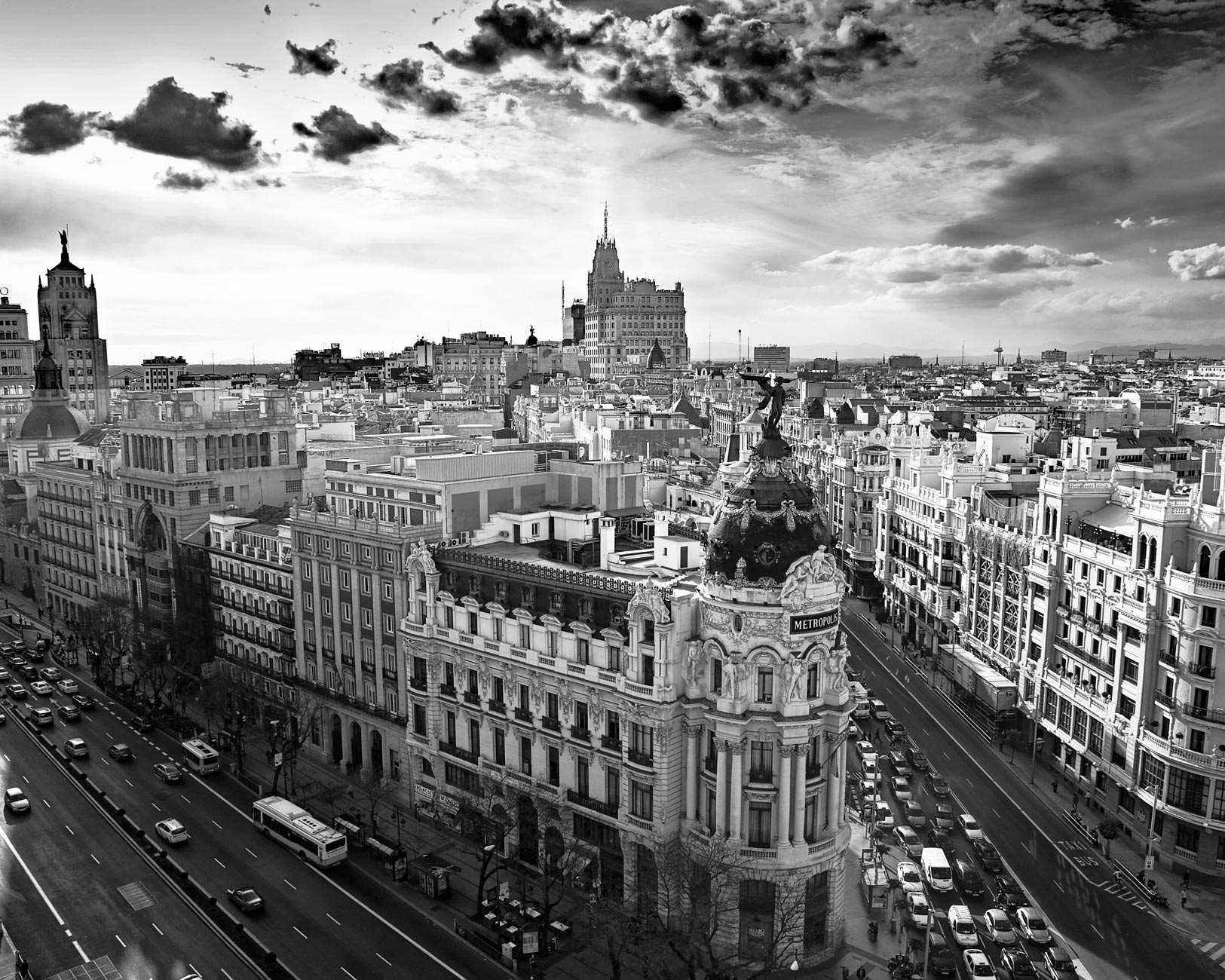 Carlos Peña Associate White & Case LLP