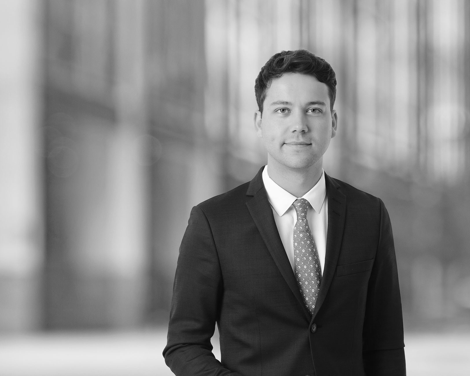 Moritz Schneider | Associate | White & Case LLP | Tassen, Gläser & Becher