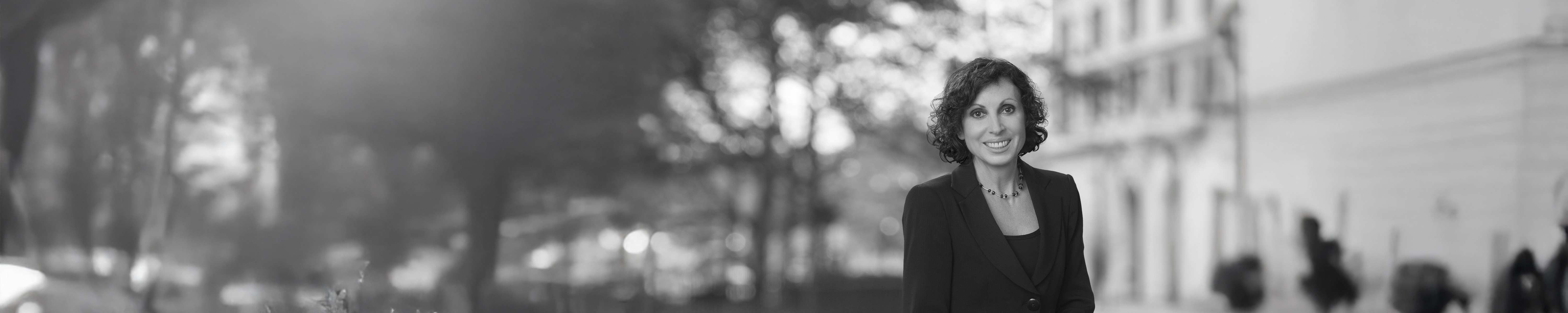 Dr. Lucia Magelli