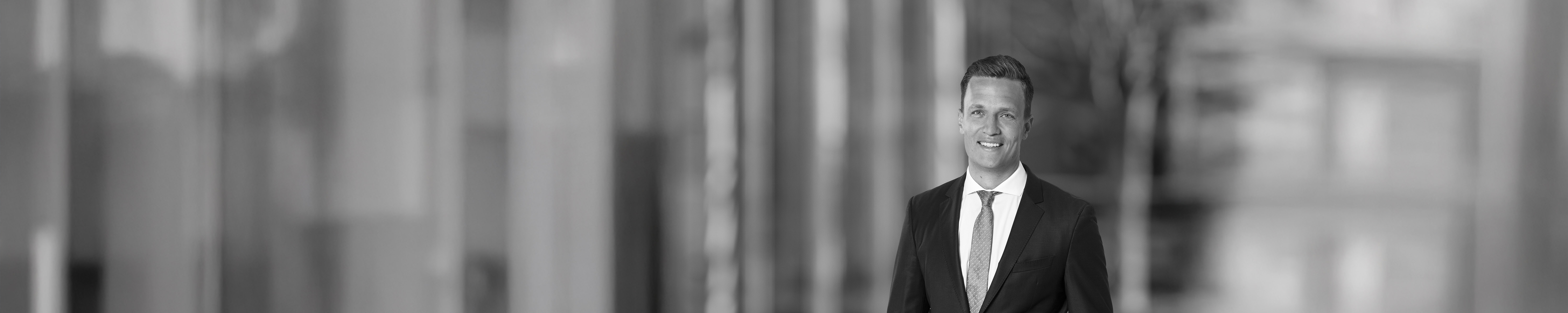 Dr. Dominik Stier