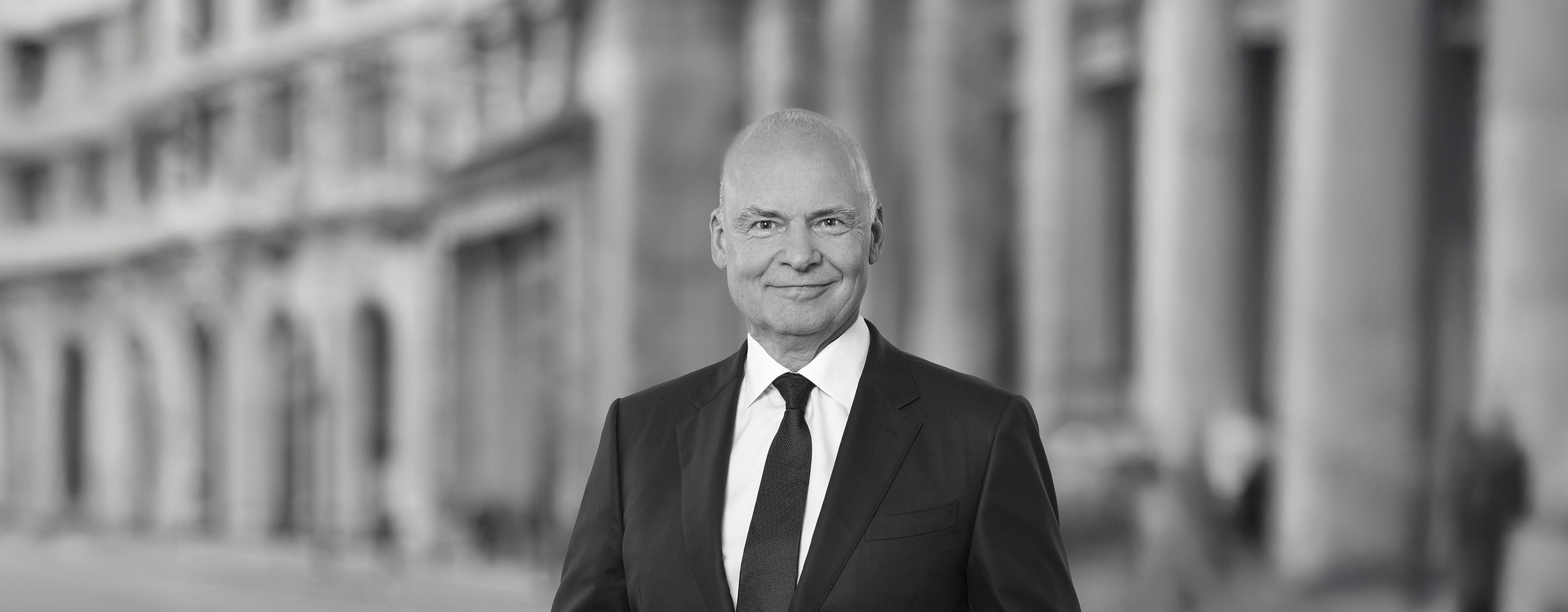 Dr. Thomas Sacher